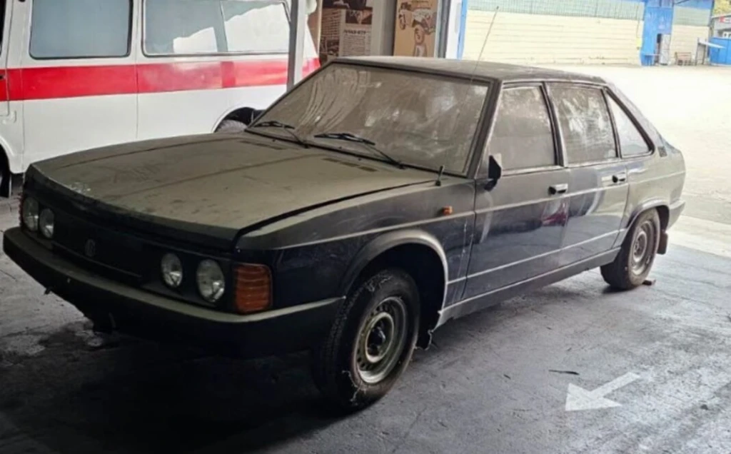 Легендарна Tatra 613 збереглася у стані нового авто: знахідка з київського гаража (фото)