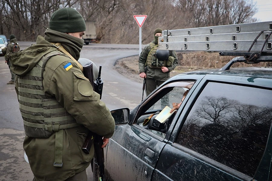 ТЦК не можуть самі зупиняти автомобілі: що має знати водій на блокпості