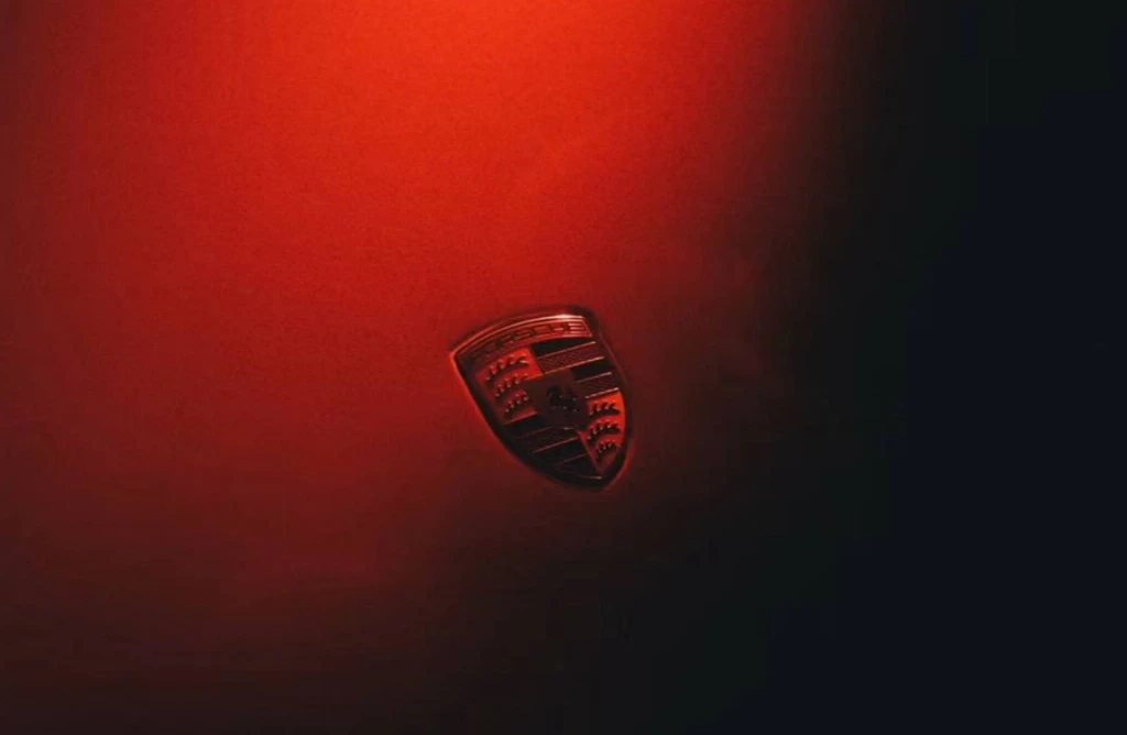 Porsche анонсувала новий електричний спорткар